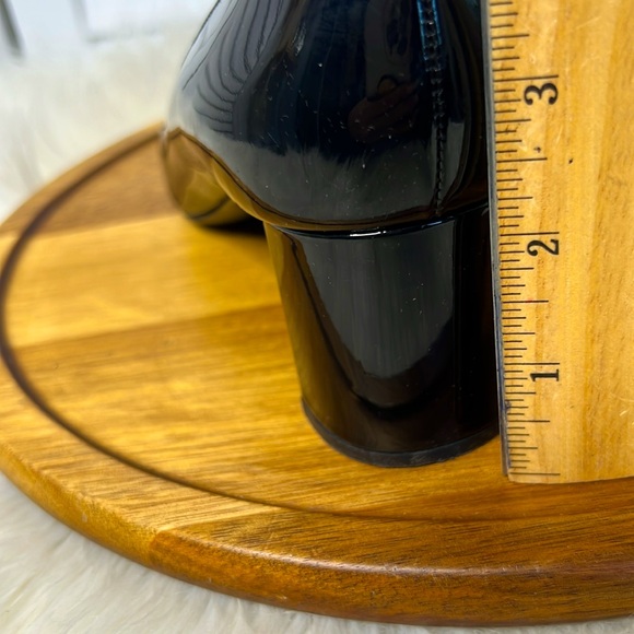 Prada Black Patent Leather Round Toe Bow Heel 2" Elegant Designer Sz. 38.5 - Picture 7 of 11